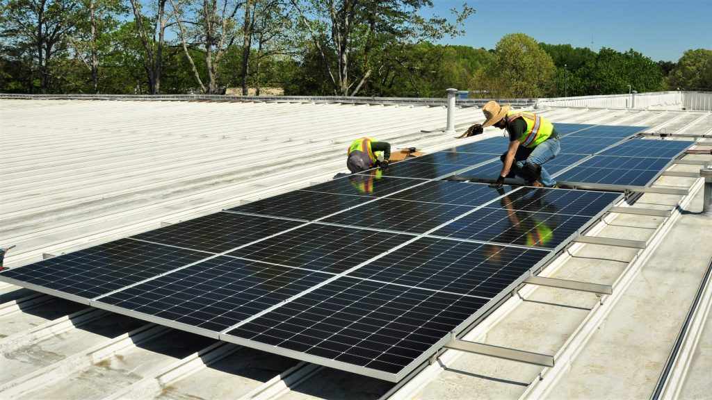 Sundance installs solar panels at Hanvey Engineering, Easley, SC